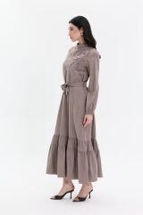 Taş Aplikeli Kemerli Maxi Elbise