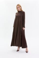 Taş ve Fermuar Detaylı Maxi Elbise Kahve