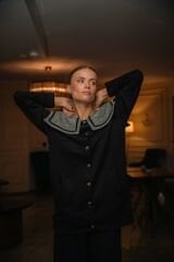 Siyah Pantolonlu Takım